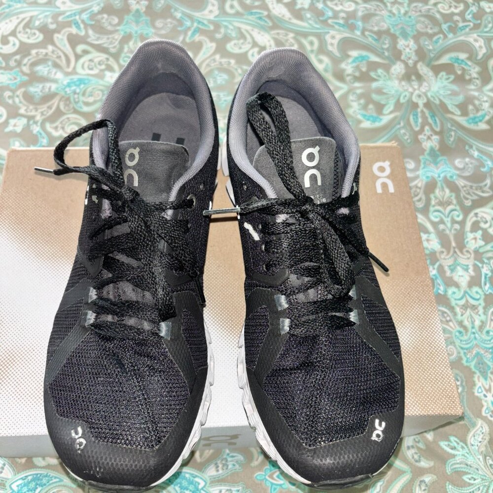 OnCloud X3 Black Athletic Shoes Size 8